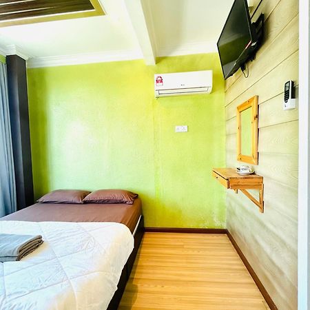 Suza Hostel Tumpat エクステリア 写真