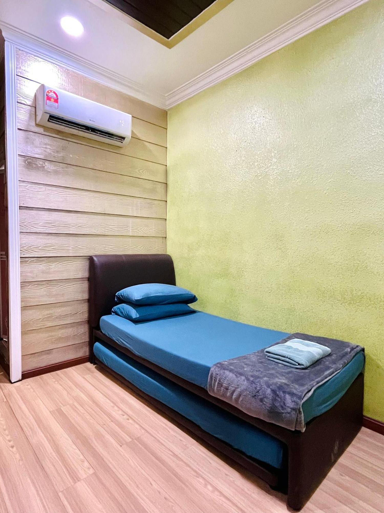 Suza Hostel Tumpat エクステリア 写真
