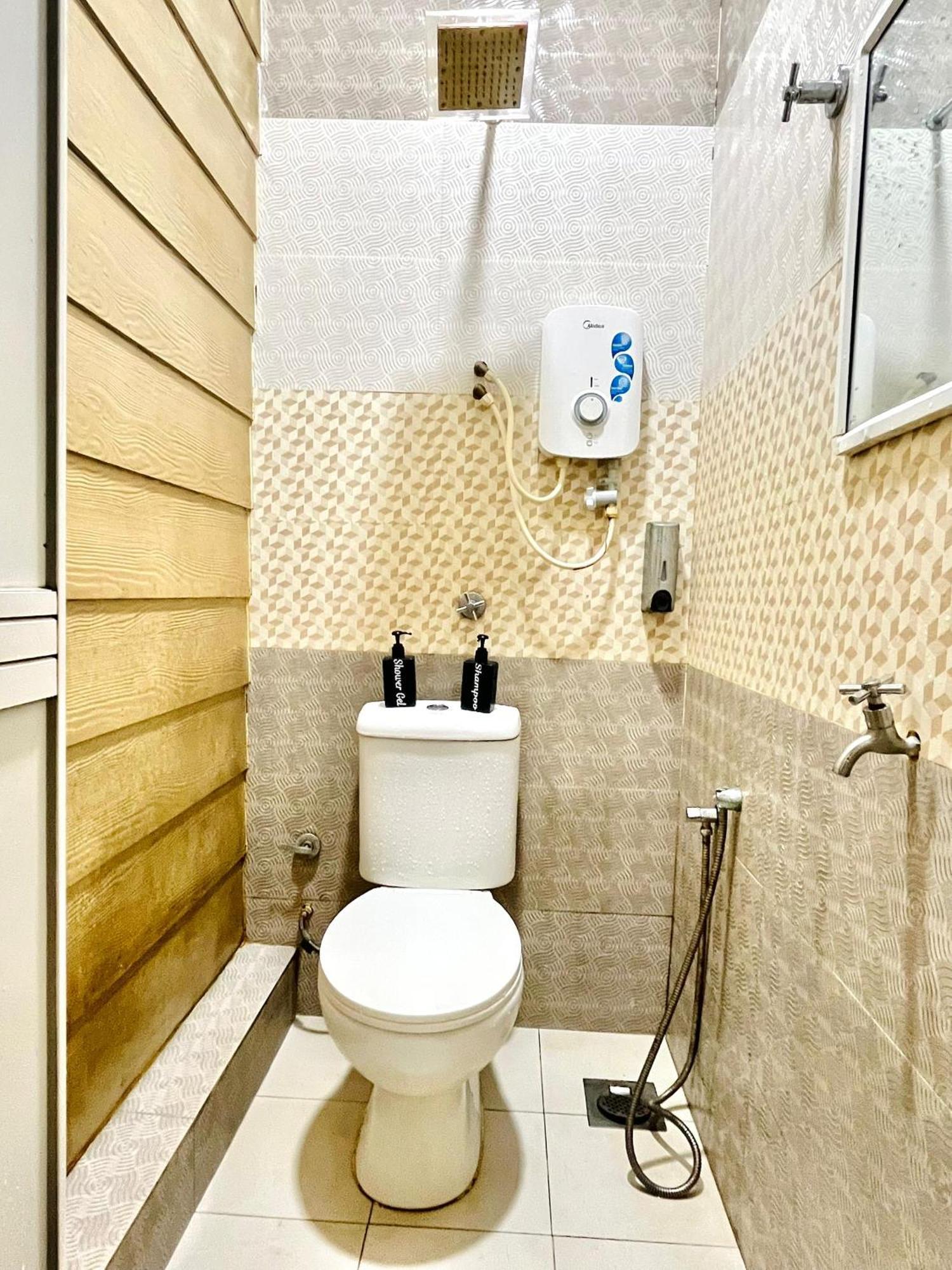 Suza Hostel Tumpat エクステリア 写真