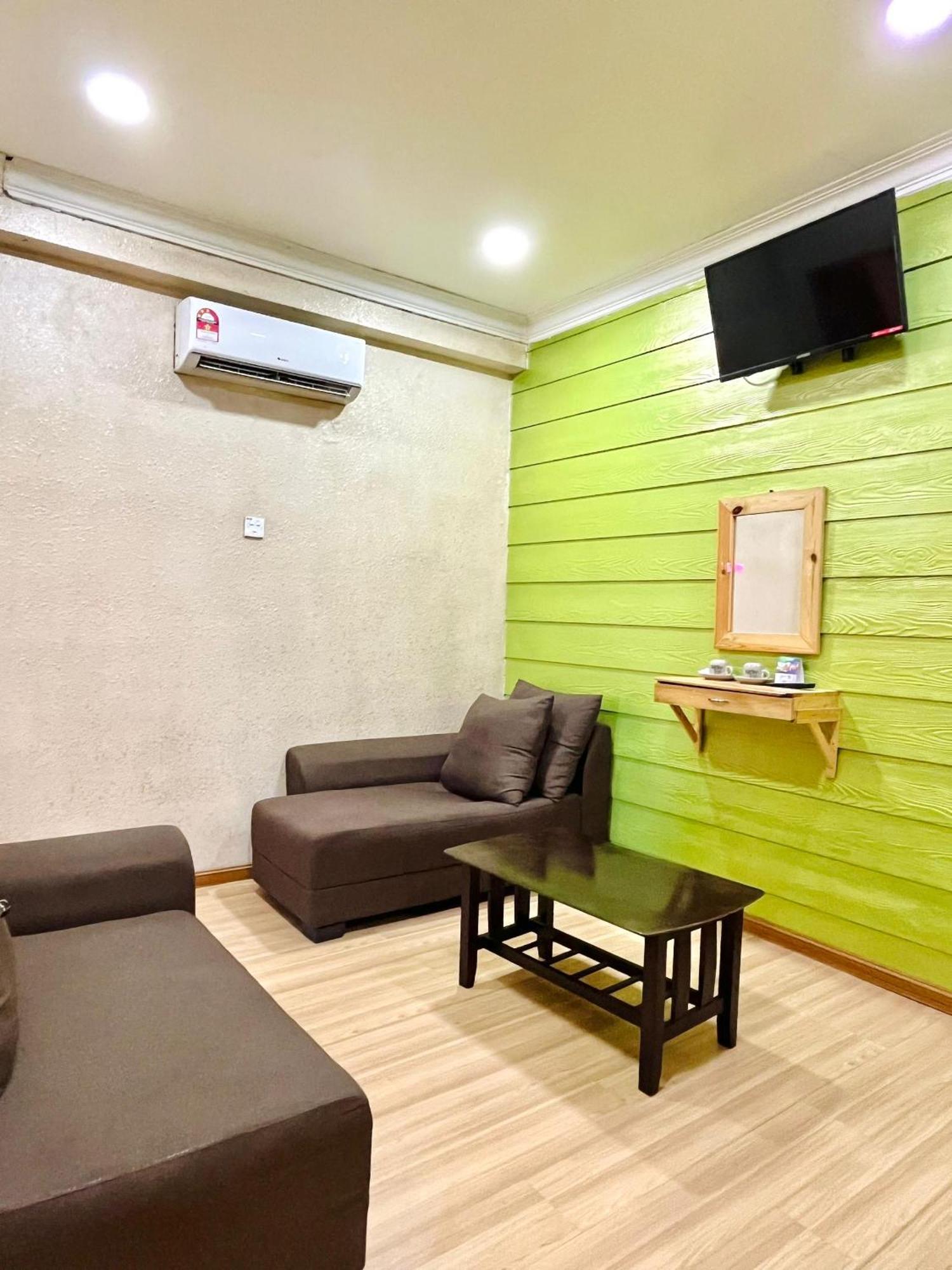 Suza Hostel Tumpat エクステリア 写真