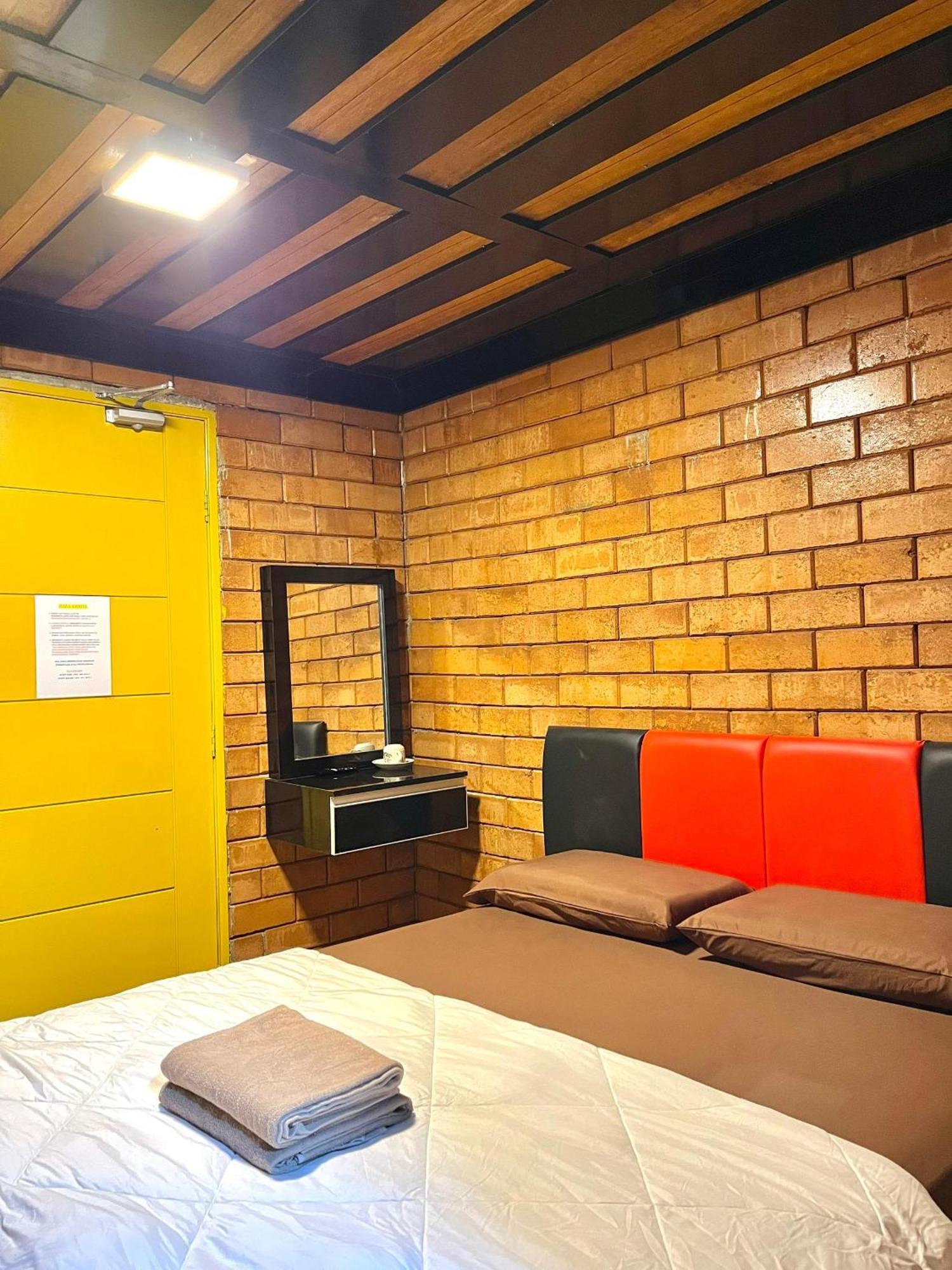 Suza Hostel Tumpat エクステリア 写真