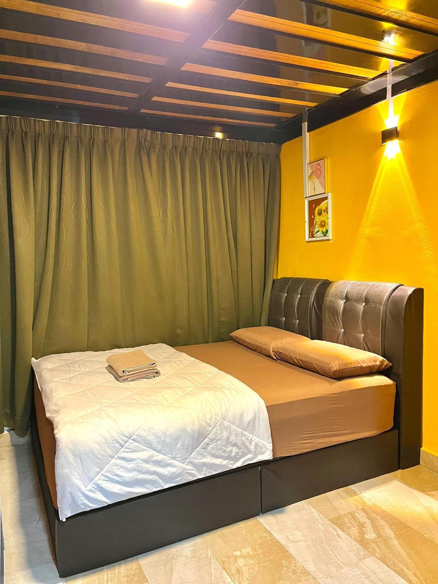Suza Hostel Tumpat エクステリア 写真
