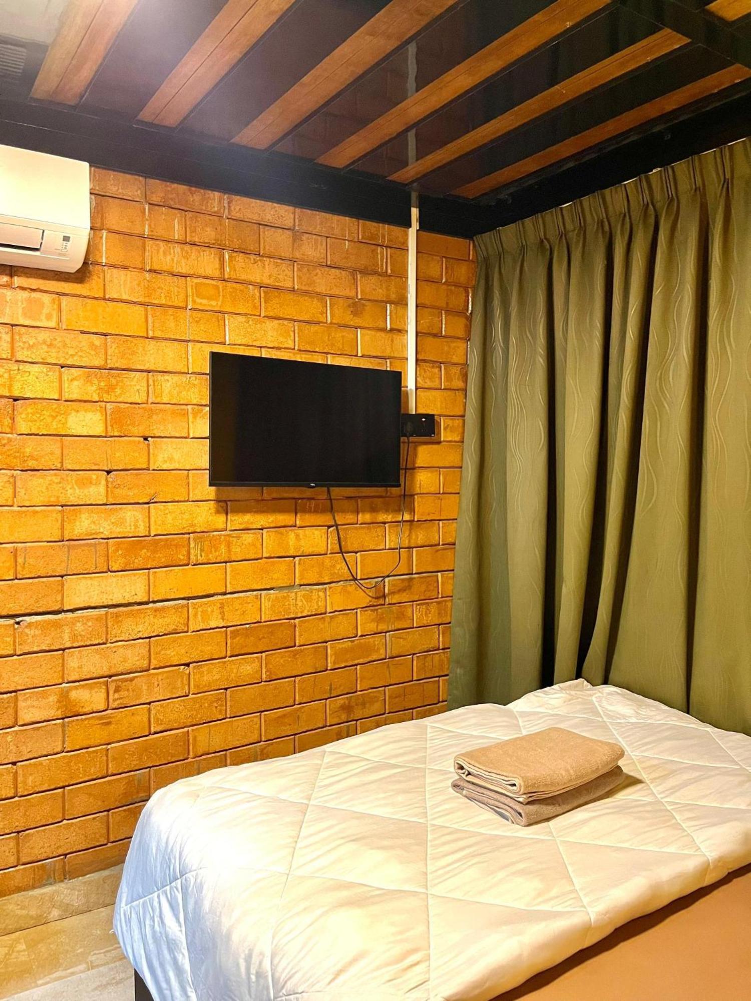 Suza Hostel Tumpat エクステリア 写真