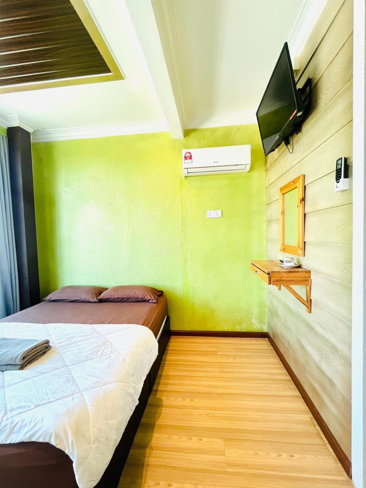 Suza Hostel Tumpat エクステリア 写真